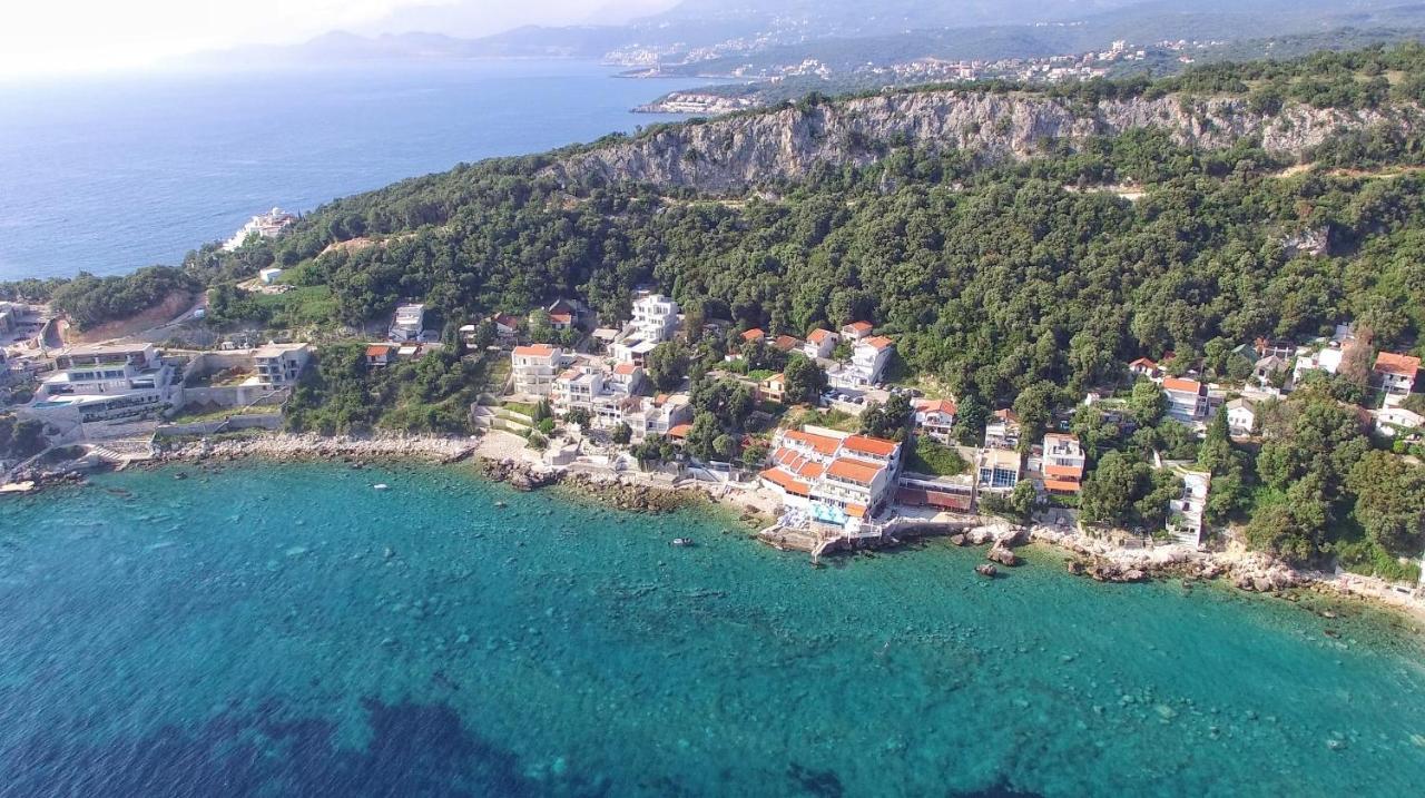 Azzure Apartment Ulcinj Exterior photo