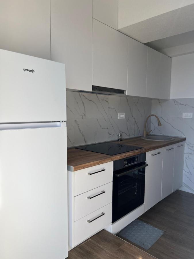 Azzure Apartment Ulcinj Exterior photo